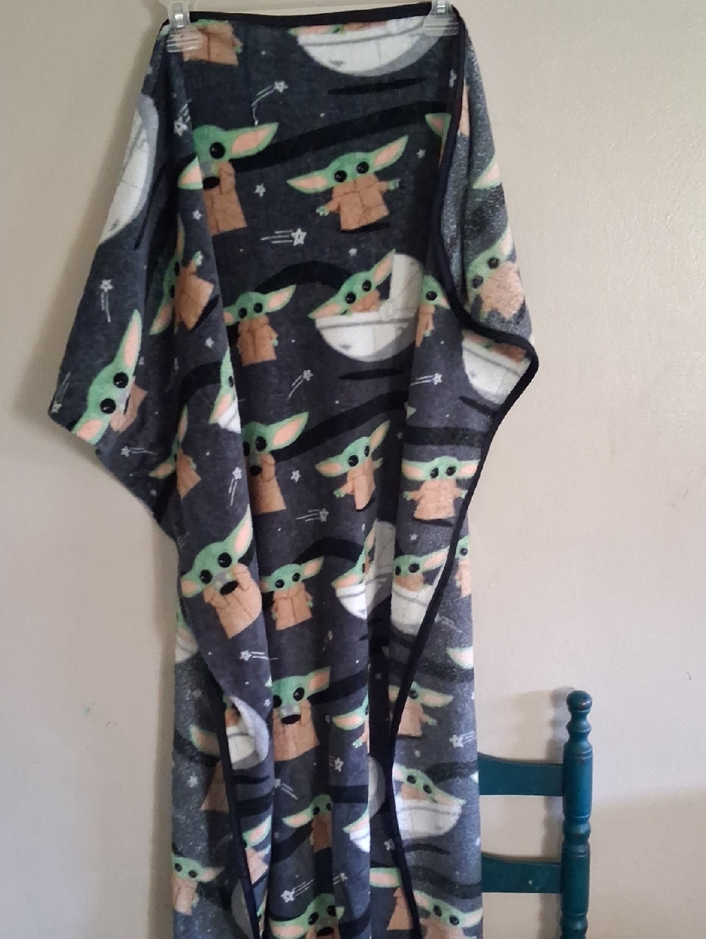 Star Wars The Child Baby Yoda Gray Green Tan Fleece Throw Blanket